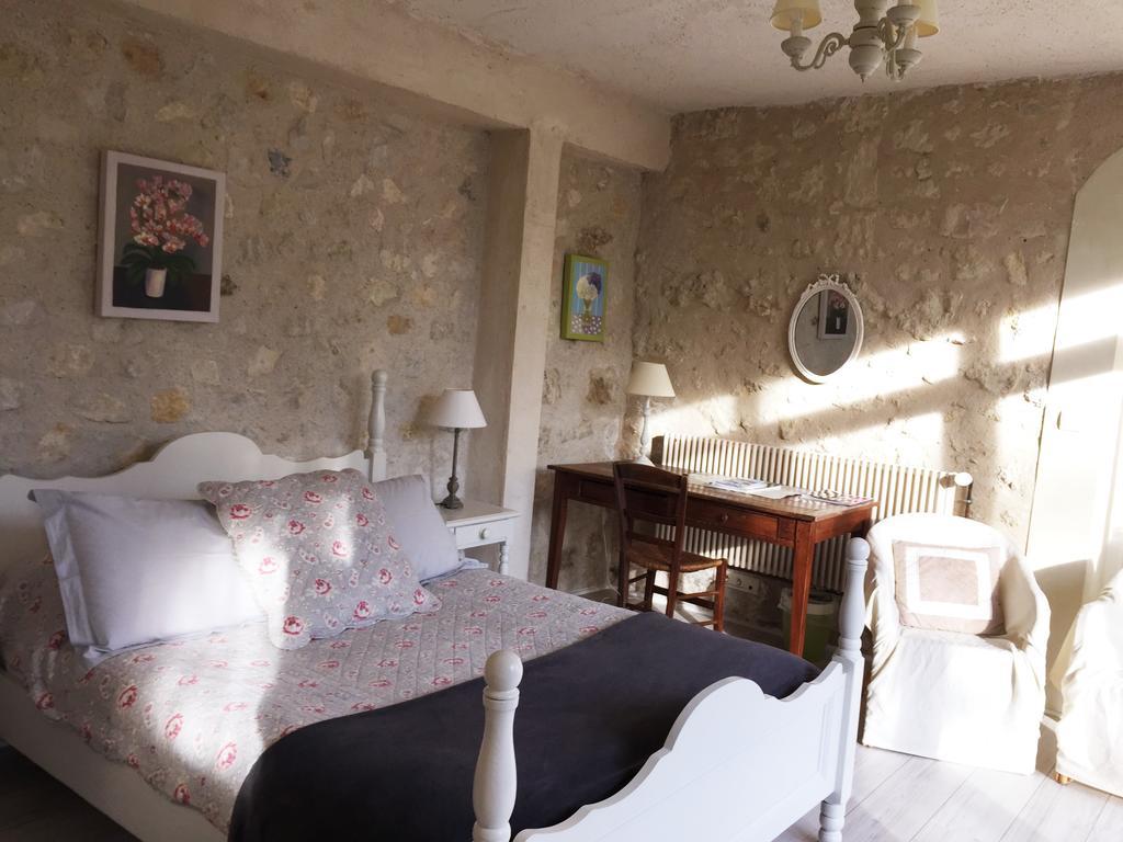 Loire Valley Medieval Getaway Rochecorbon Szoba fotó